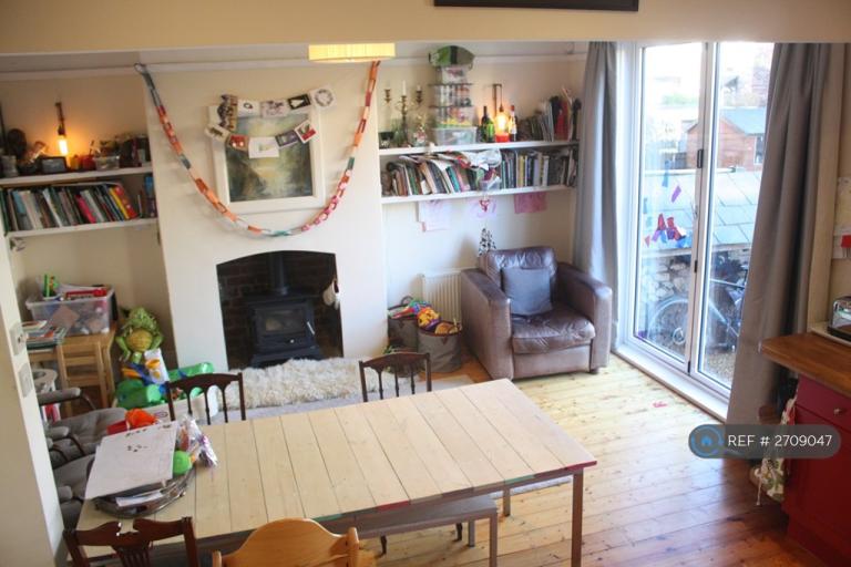 4 bedroom house in Milwain Road, Manchester, M19 (4 bed) (#2709047)