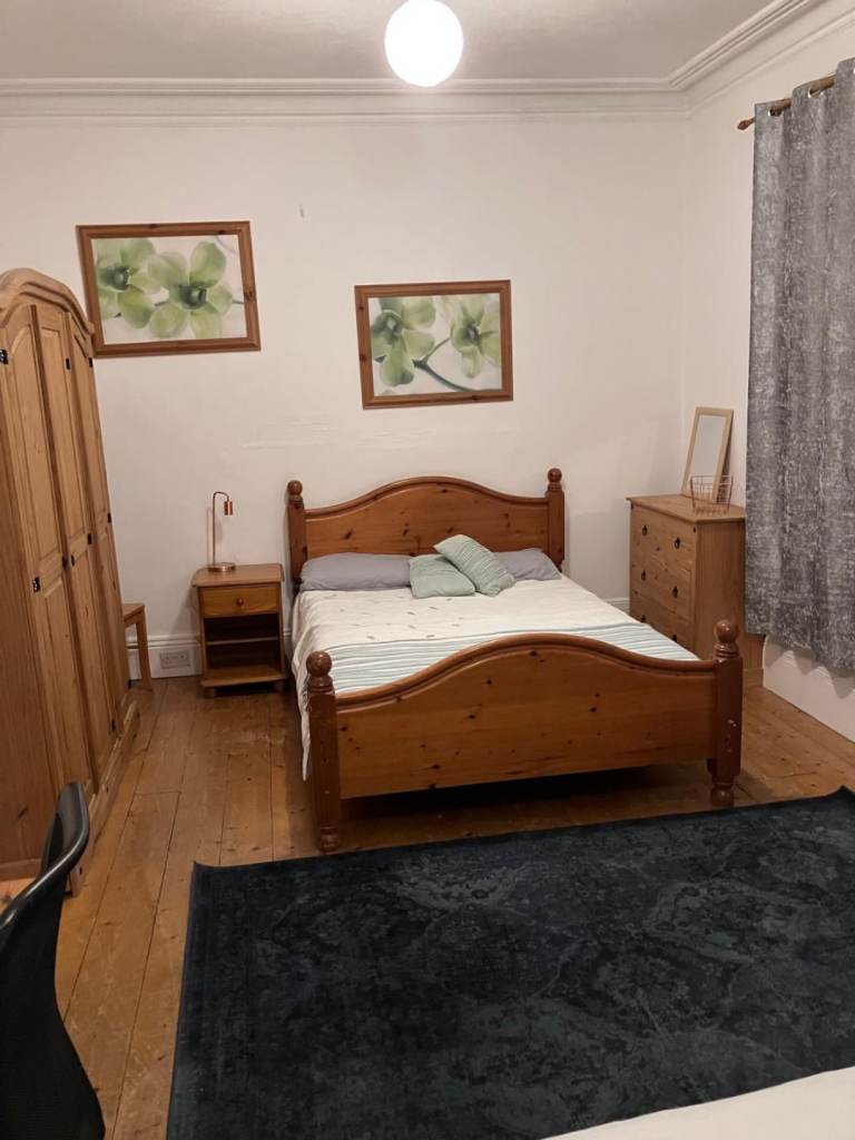 Large Room with Two double beds £450 each x 2 sharing