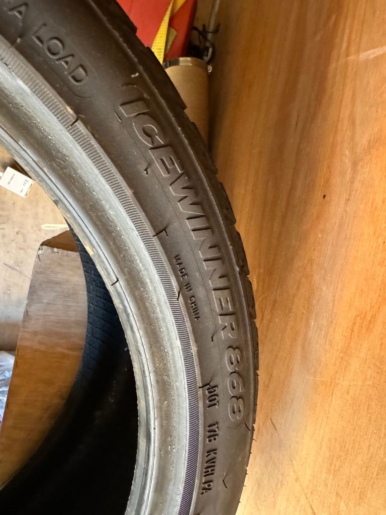 SAILWIN ICEWINNER 868  225/40 R18 92H