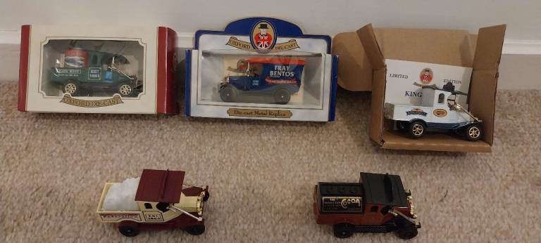 Vintage Die-Cast Delivery Van Model Cars – Good Condition