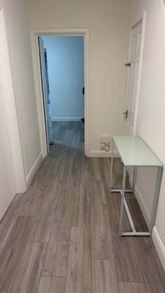 Spacious & Cosy Single Room For Rent AT EN5 2QE