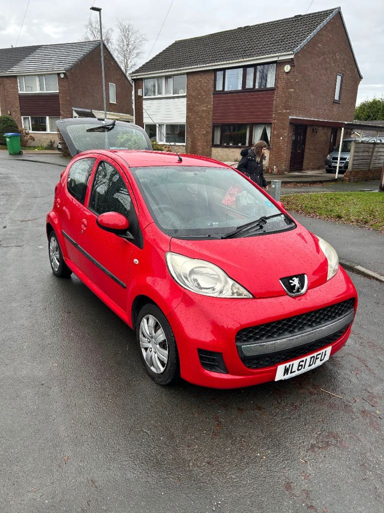 Peugeot, 107, Hatchback, 2011, Manual, 998 (cc), 5 doors