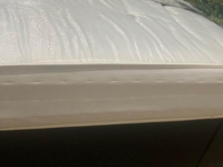 King size and single mattress 