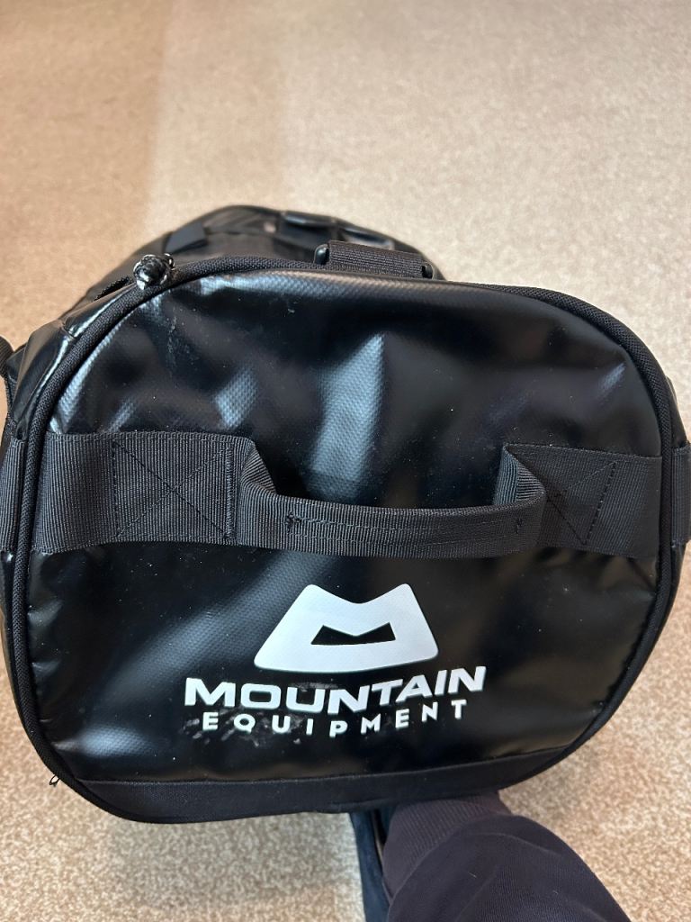 Mountain Equipment 40liter holdall in black 