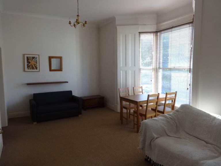 Spacious and light 1 bedroom furnished flat in Uplands with allocated parking