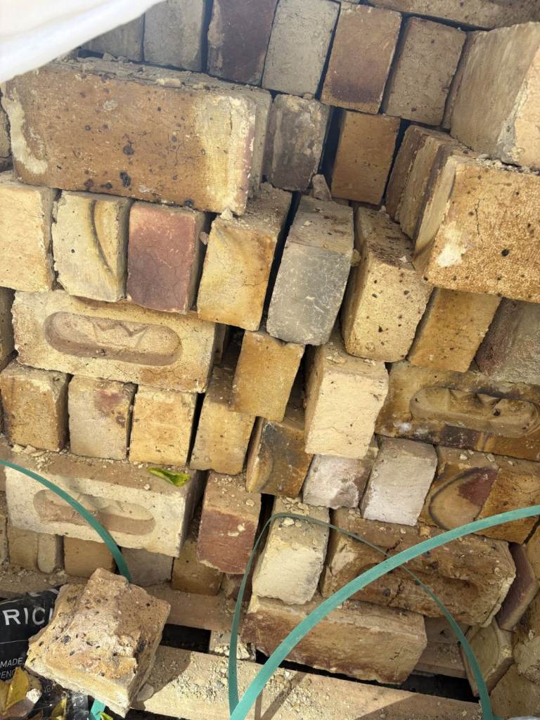 Imperial London - Weathered Original London Stock - approx. 200 bricks 