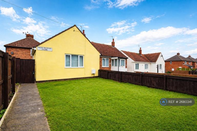 1 bedroom house in Aged Peoples Homes, Durham, DH6 (1 bed) (#2680341)