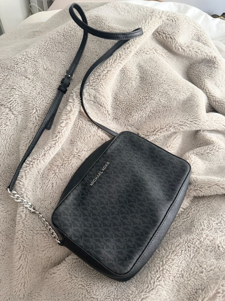 Michael Kors Black Crossbody Bag – new Condition