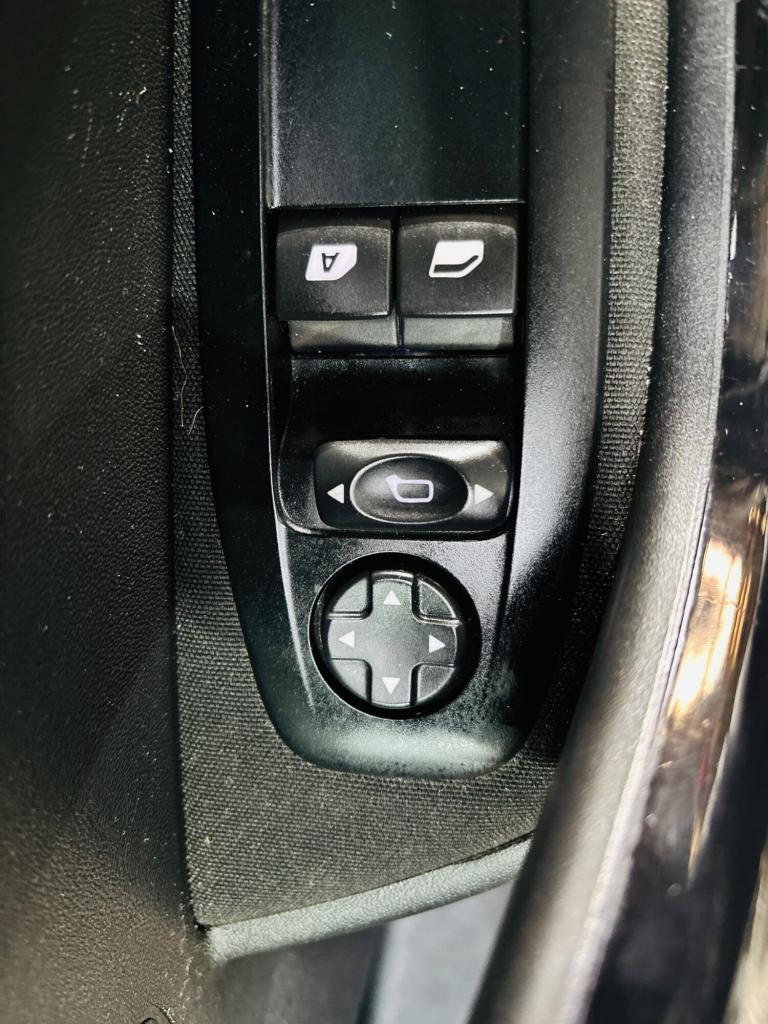 2012 Peugeot 208 1.4 e-HDi Active EGC Euro 5 (s/s) 5dr HATCHBACK Diesel Automatic