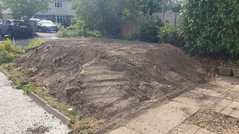 Large Pile of Clean Soil – Ready for Collection