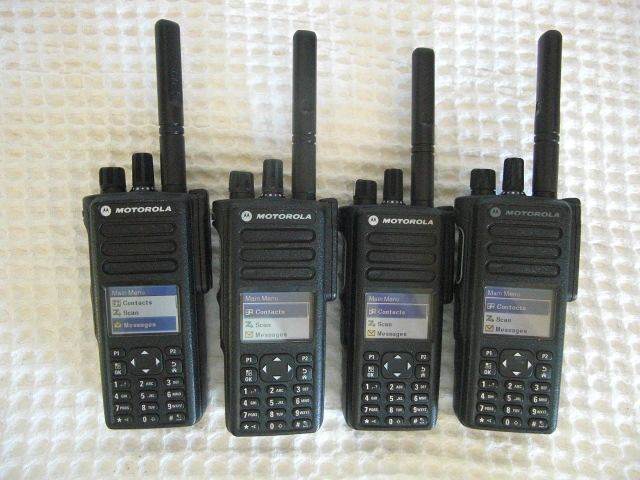 MOTOROLA DP4801E UHF X 4 + 4 IMPRES CHARGERS