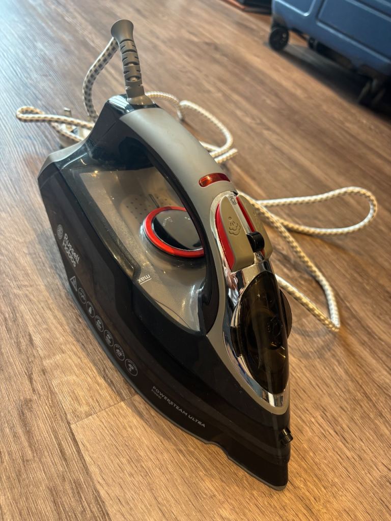 Rainberg Ironing Board + Russell Hobbs PowerSteam Ultra Iron – Excellent Condition