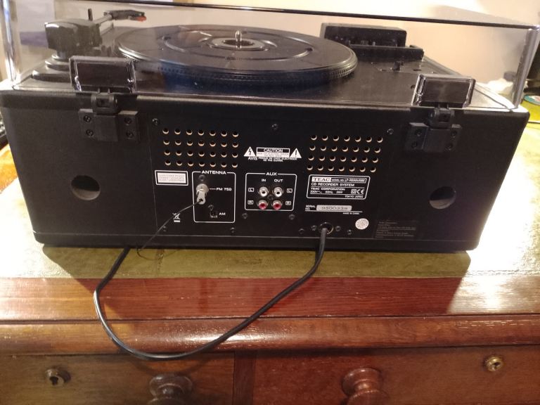 TEAC Music Centre - CD Player + Recorder / Turntable / Cassette / FM + AM Radio