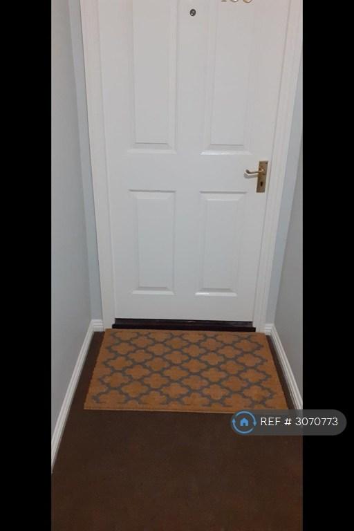 1 bedroom flat in Franklin Way, Croydon, CR0 (1 bed) (#3070773)