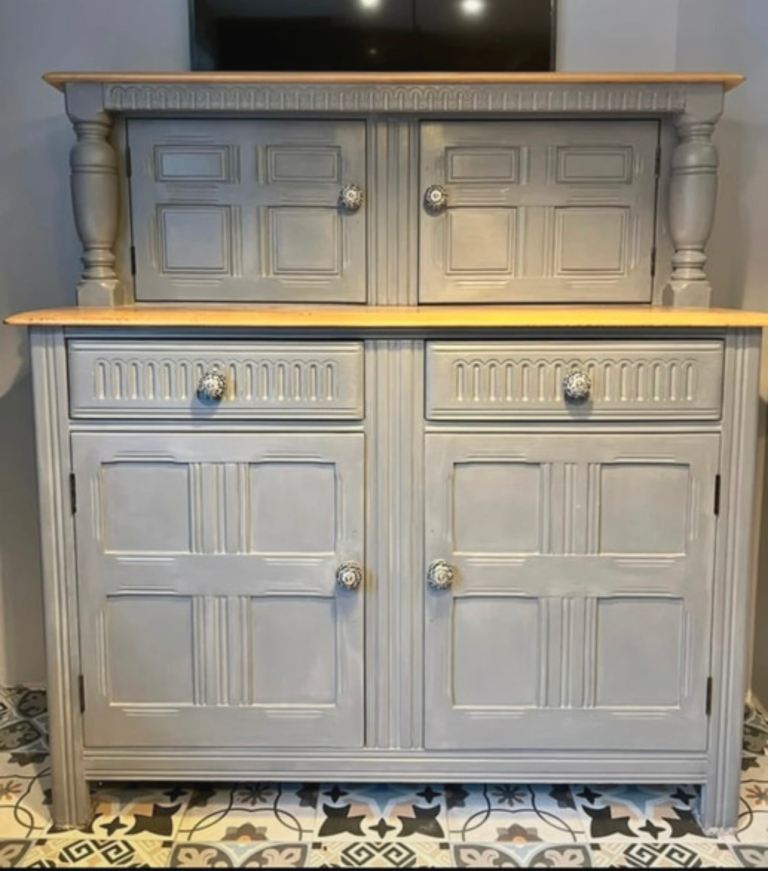 Grey chest of drawers 