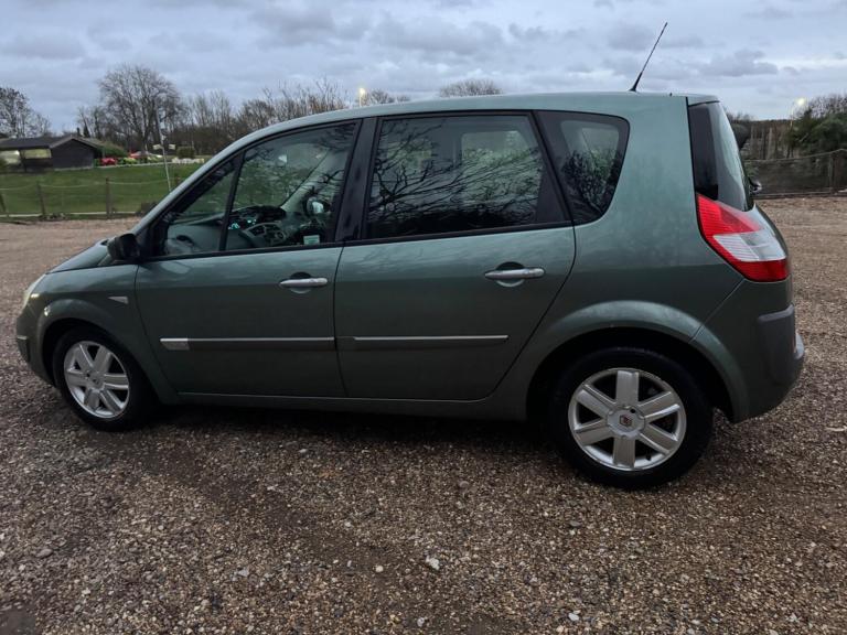 2005 Renault Megane 1.6 VVT Dynamique 5dr Auto MPV PETROL Automatic