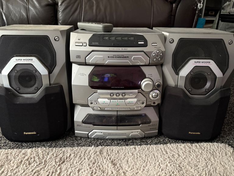 Panasonic stereo system SA-AK27 (5 CD changer)