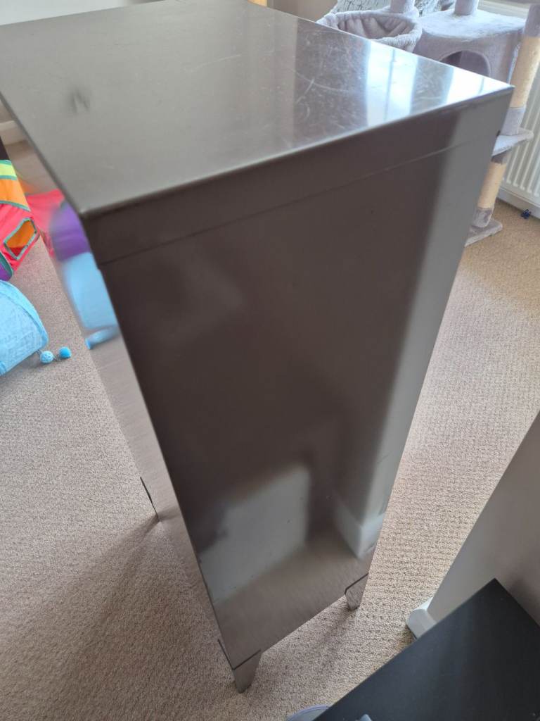 Stor ALL STEEL 12 drawer cabinet