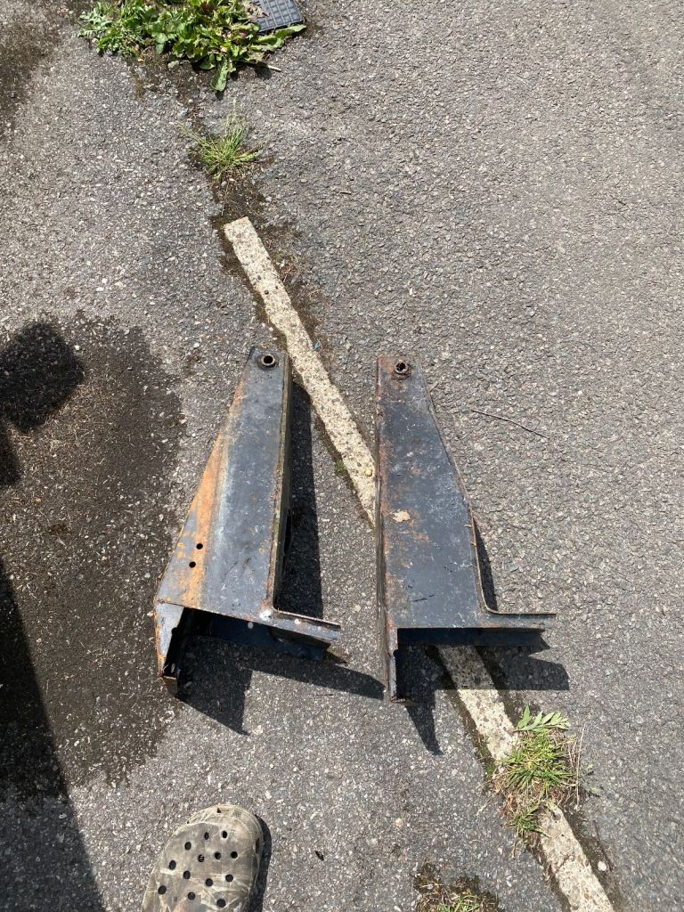 Land Rover defender out riggers