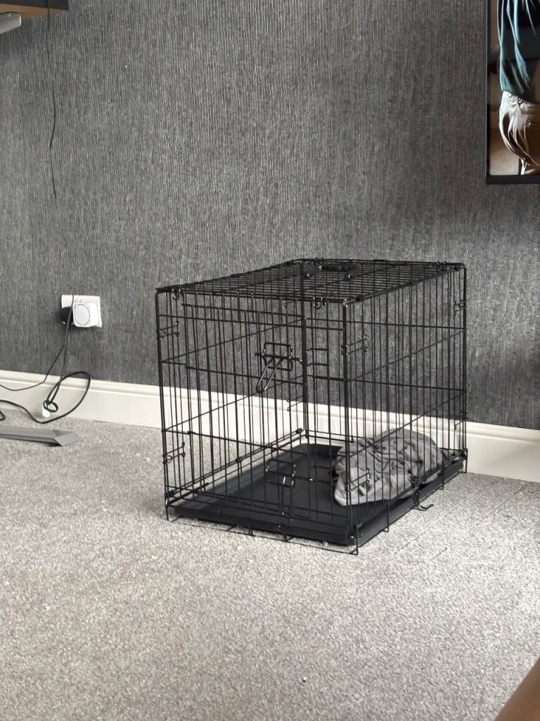 Small single door dog crate