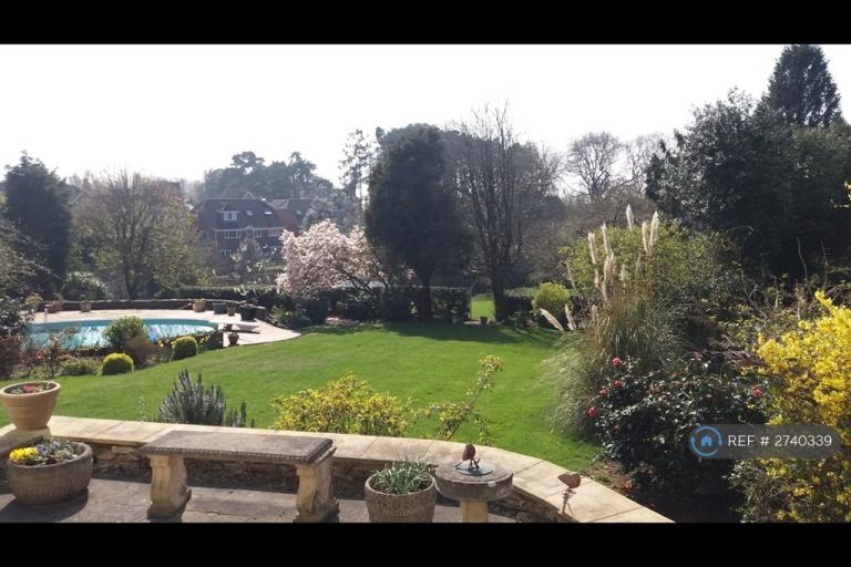 4 bedroom house in Chestnut Road, Redditch, B96 (4 bed) (#2740339)