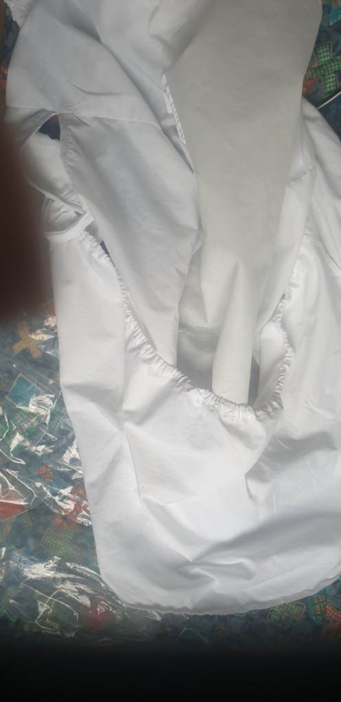 Luxury moses basket with rocking stand