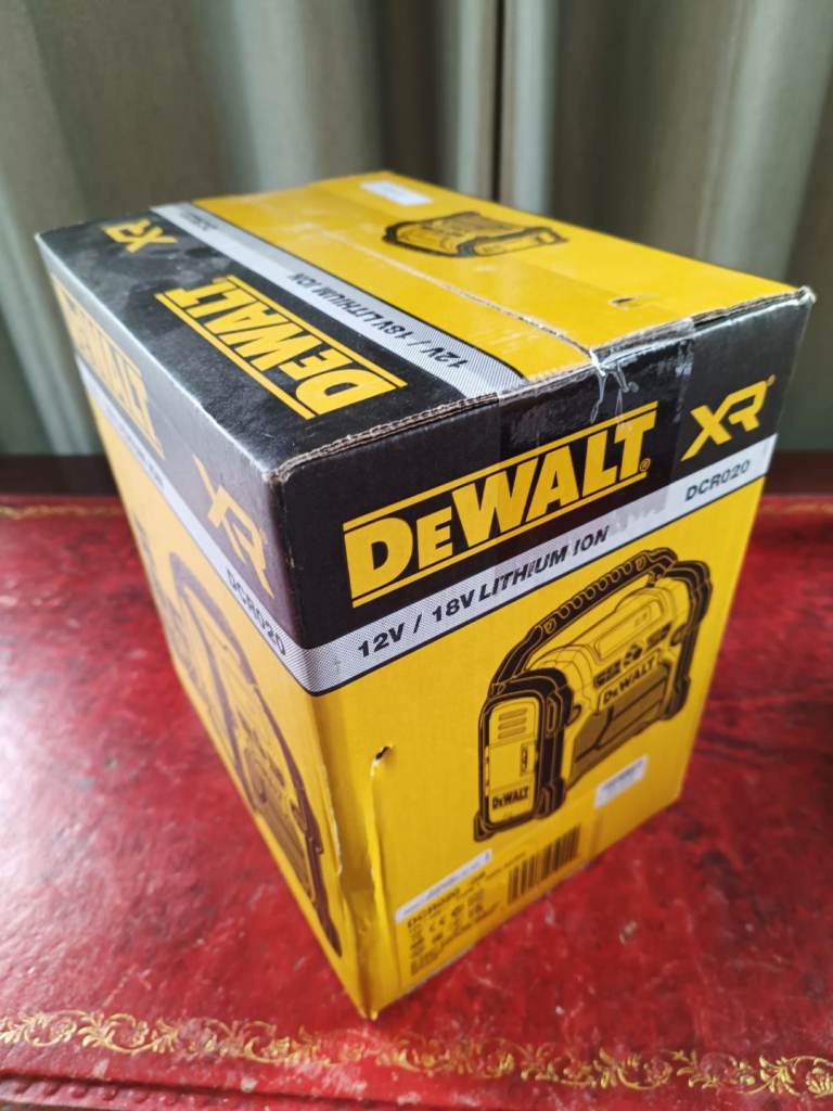 DeWALT radio