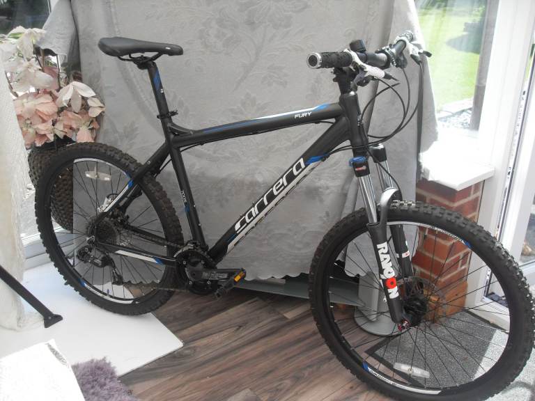 ADULTS CARRERA FURY SUSPENSION MOUNTAIN BIKE WITH HYDRAULIC DISC BRAKES IN VGC