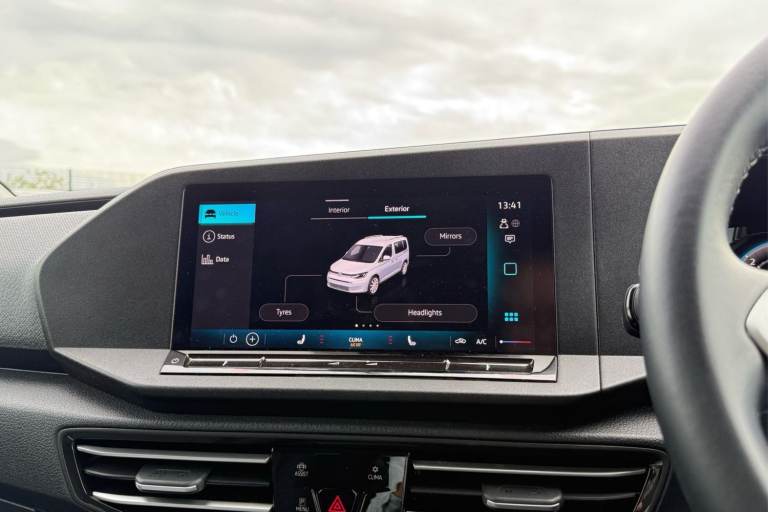 2024 Volkswagen Caddy Maxi 2.0 TDI 122 Life 5dr DSG Van DIESEL Automatic