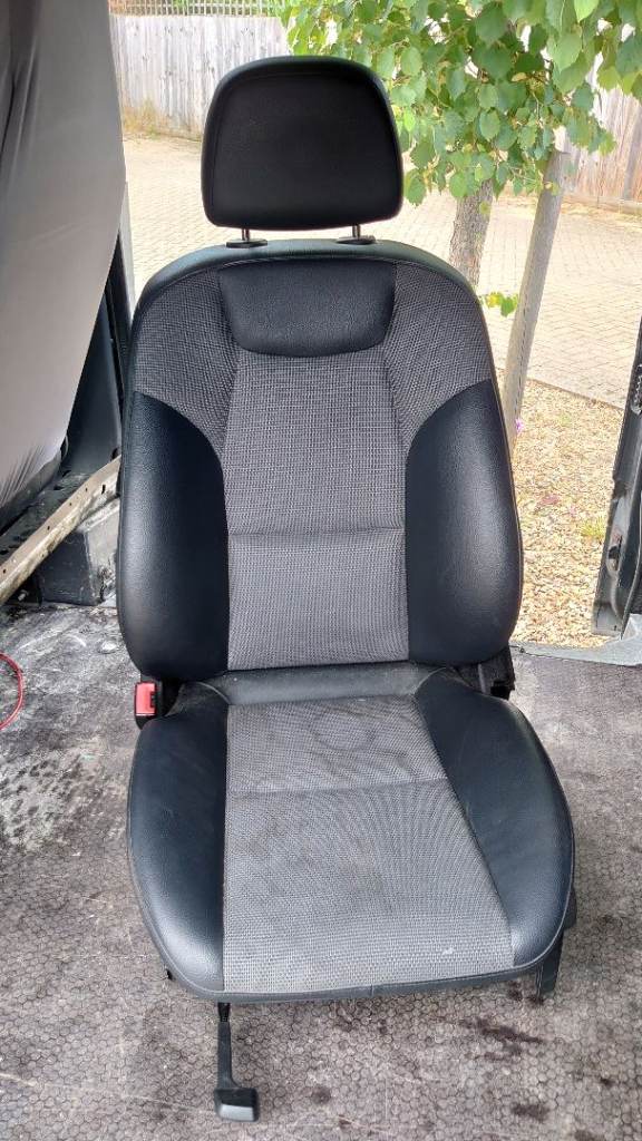 Mercedes-Benz C class W204 Front Sport heated seats