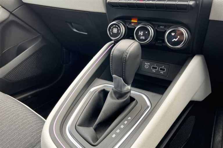 2023 Renault Clio 1.6 E-TECH full hybrid 145 Techno 5dr Auto Hatchback HYBRID ELECTRIC Automatic