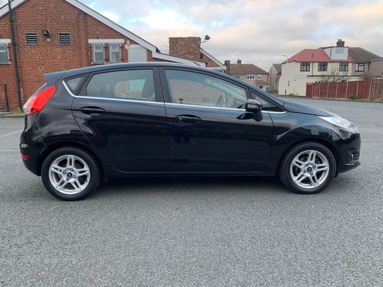 FORD FIESTA  1.0t  ECOBOOST  ZETEC 2013  IN VGC  NEW BELTS NEW MOT 