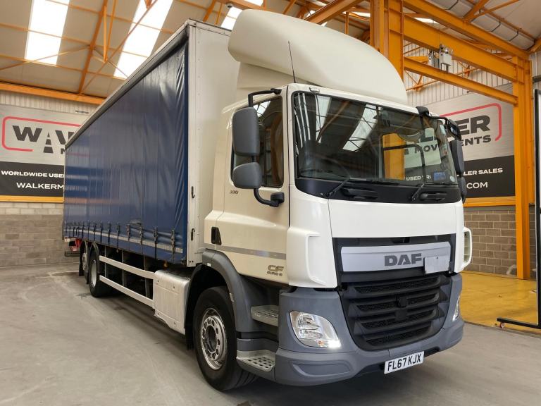 DAF CF330 *EURO 6* 6X2 26 TONNE ROLLER BED CURTAINSIDER - 2017 - FL67 KJX