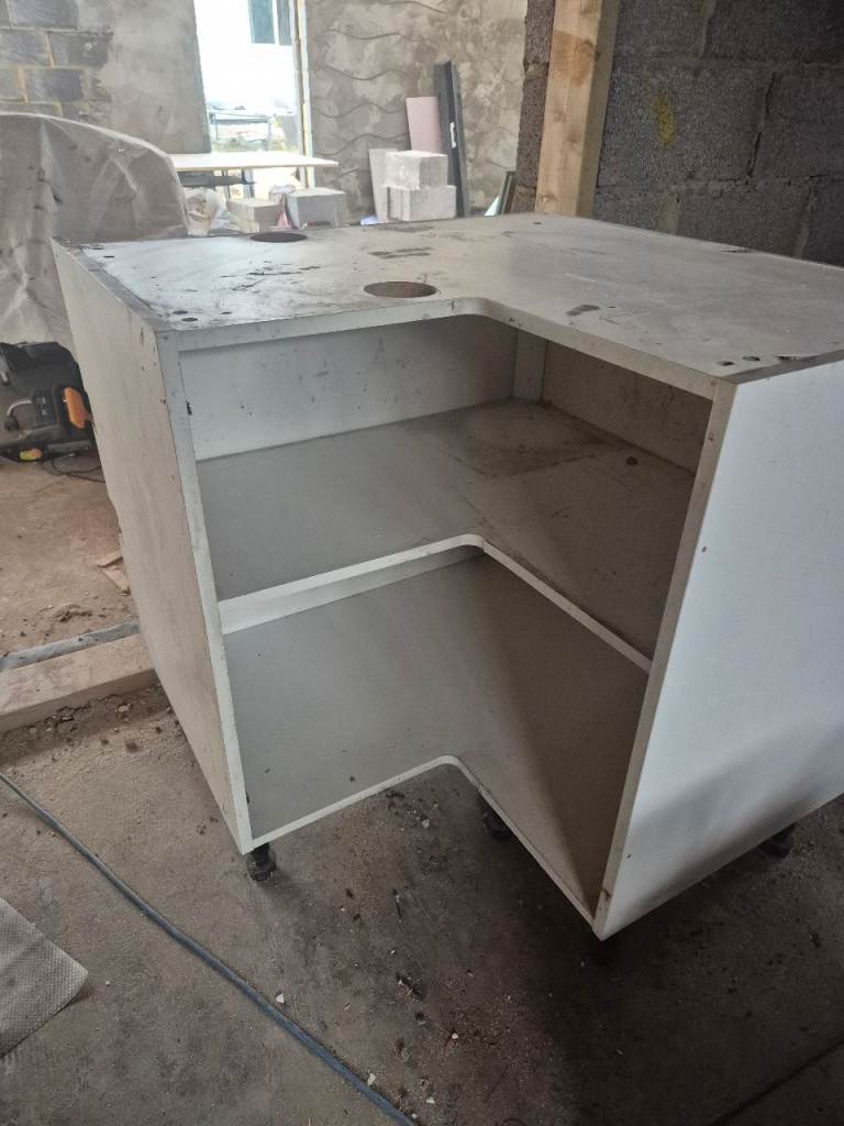 White Corner Kitchen Base Unit with Shelves – Good Condition