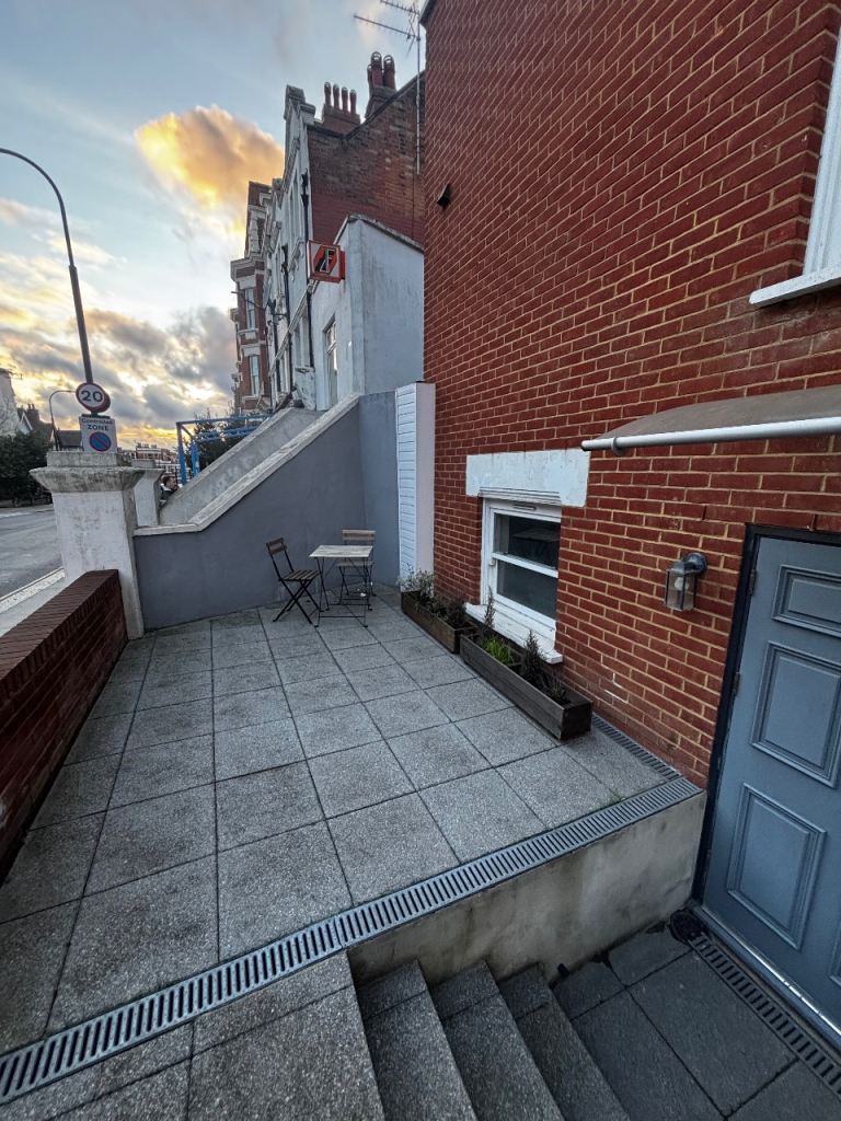 1 Bed Flat, West Hampstead, NW3