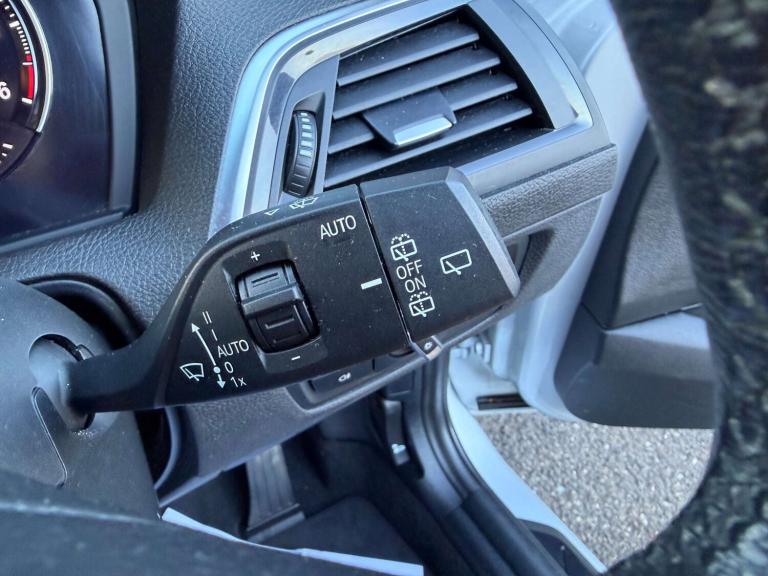 2018 BMW 1 Series 118d SE 5dr [Nav/Servotronic] HATCHBACK DIESEL Manual