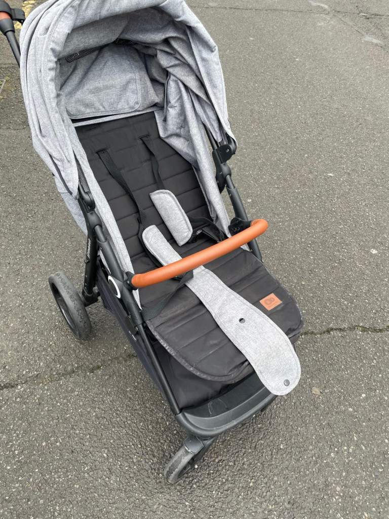 KINDERKRAFT ONLY £50 WITH RAINCOVER