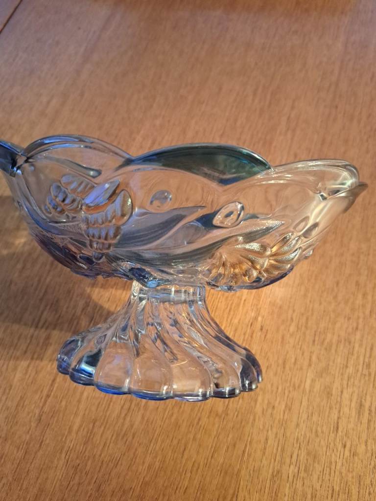 Vintage Clear Glass Fruit Bowl with Pedestal – Good Condition