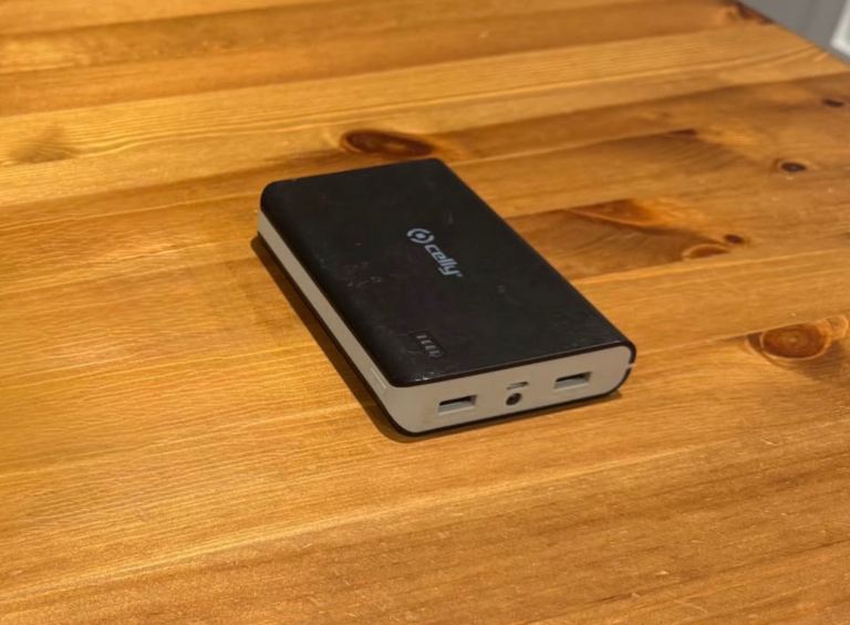 Celly 10000mAh Power Bank - Black