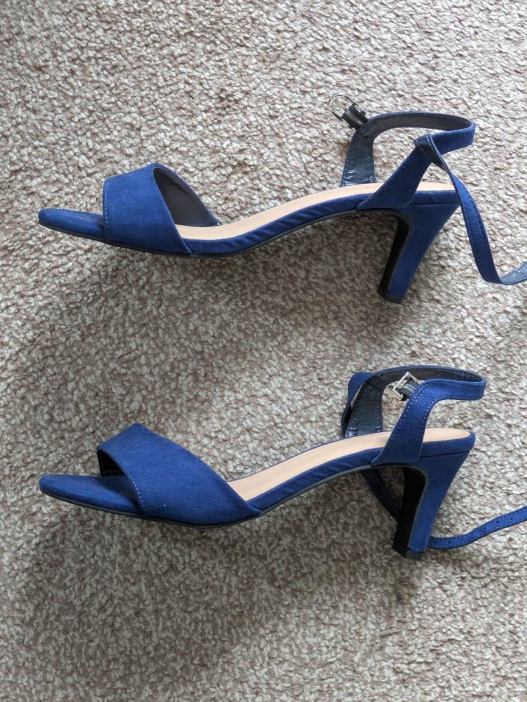 Barely There Sandals x 2 pair