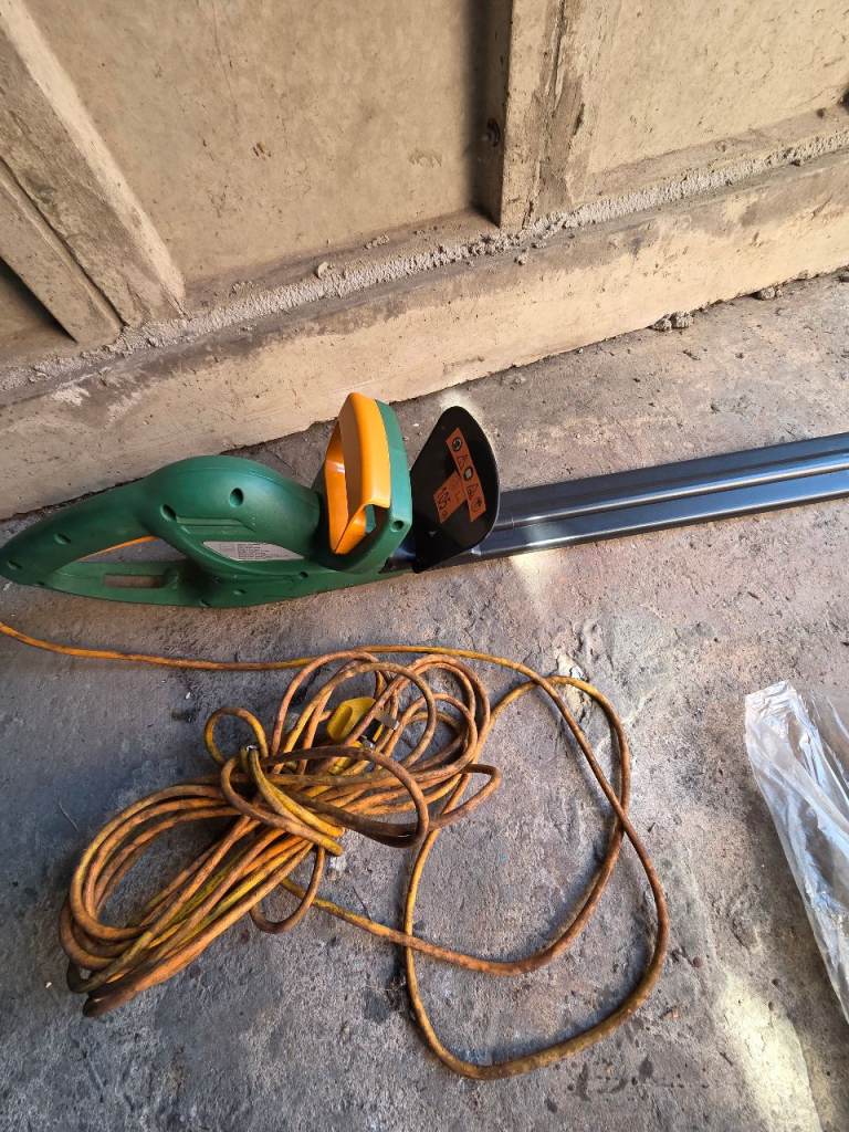 Electric hedge trimmers