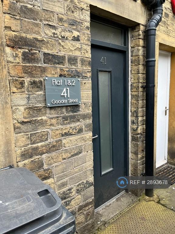 1 bedroom flat in Gooder St, Brighouse, HD6 (1 bed) (#2893678)