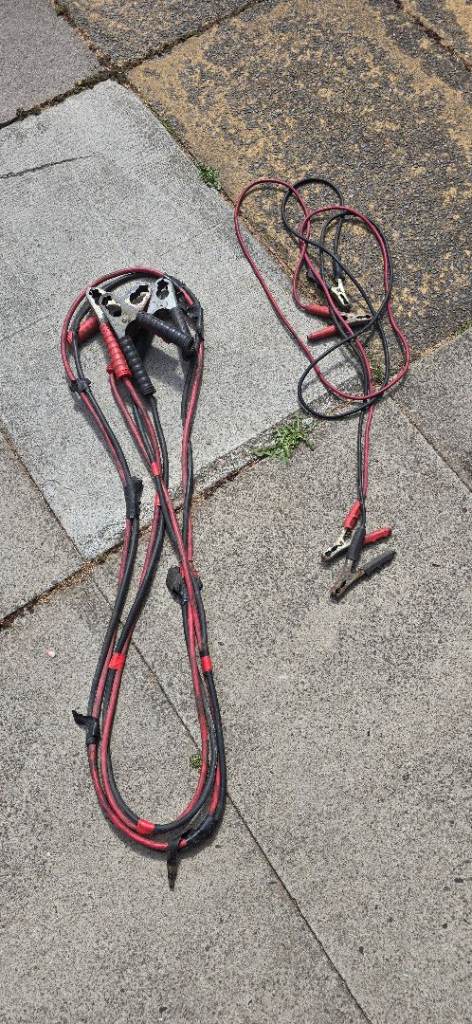 2 sets of jump leads 