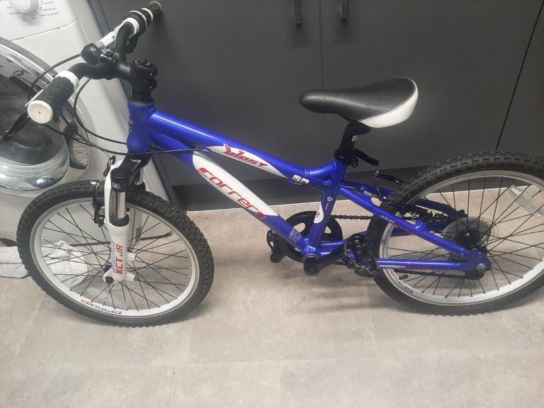 Carrera blast Jr mountain bike 