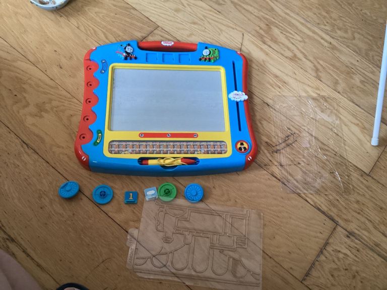 Free Thomas mega sketcher ,missing parts!