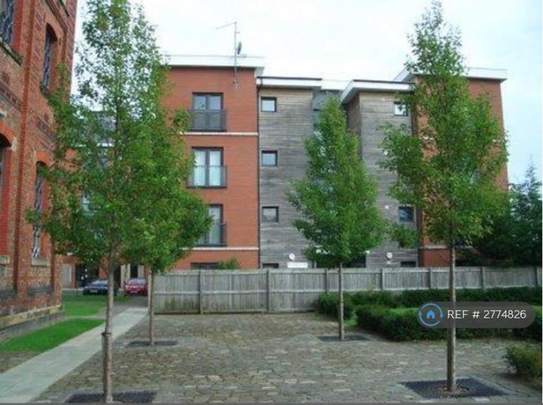 2 bedroom flat in Walker Court, Warrington, WA2 (2 bed) (#2774826)