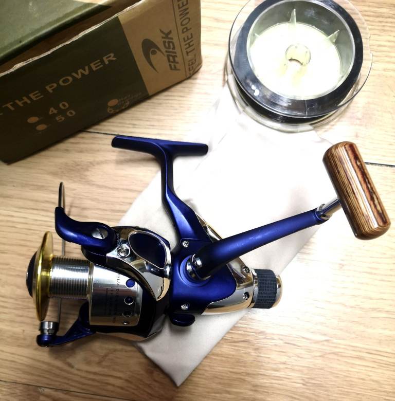 Fishing reel new with line frisk 500 in box