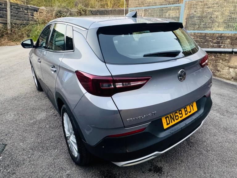 2019 Vauxhall Grandland X 1.5 Turbo D Tech Line Nav 5dr HATCHBACK DIESEL Manual
