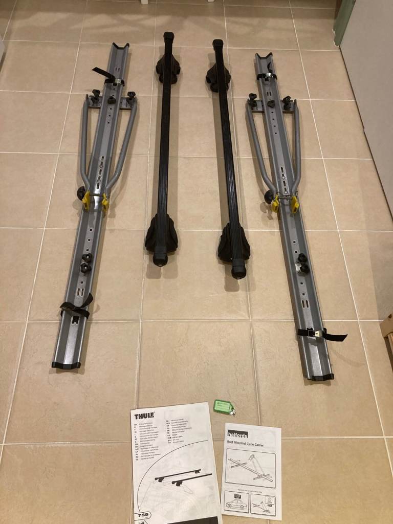 Thule Foot Pack/Roof Bars and 2 Halford Roof Mounted Cycle Carriers
