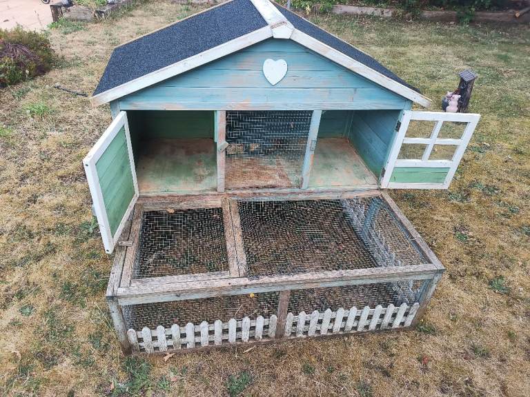 Rabbit guinea pig animal hutch cage